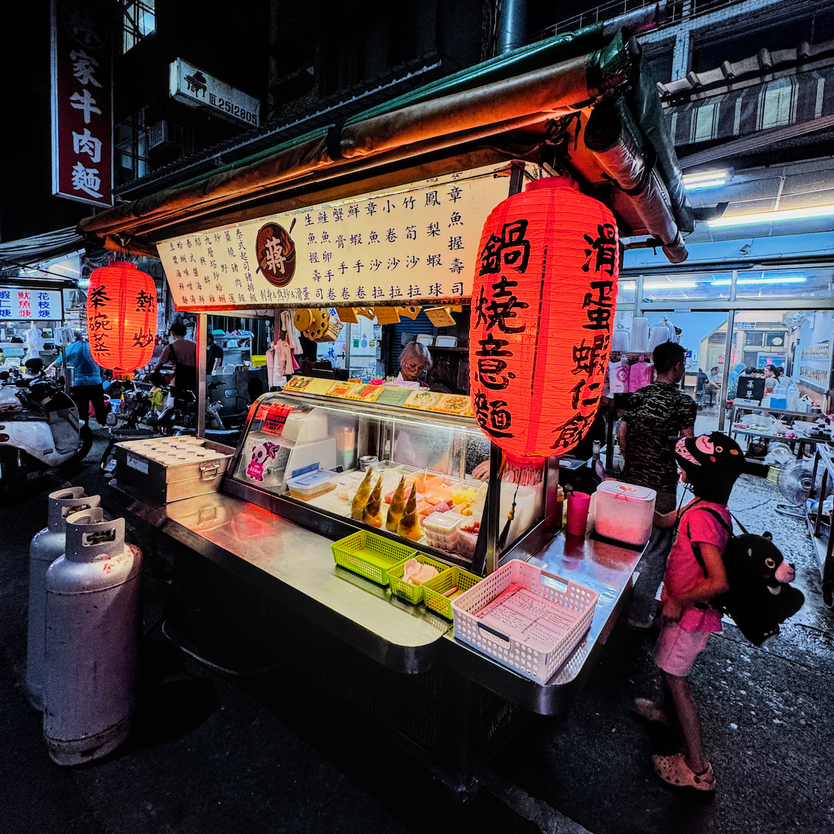 南華中日複合料理｜南華市場人氣宵夜！高雄美食老店，雞肉飯配海鮮湯太可以了