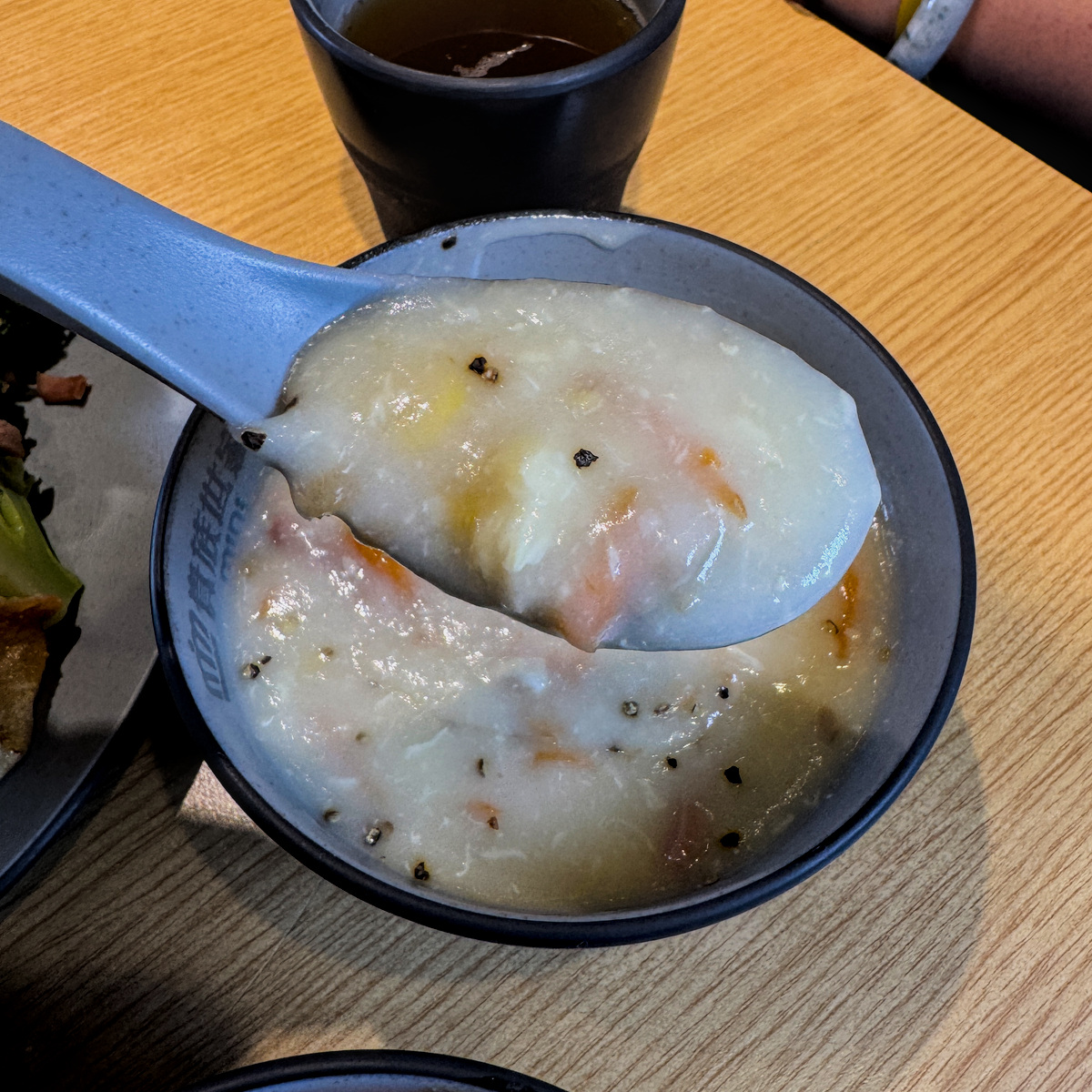 高雄美食｜貴族世家mini鳳山青年店，自助吧吃到飽超有誠意！299元起享披薩、炸物、濃湯、水果與霜淇淋
