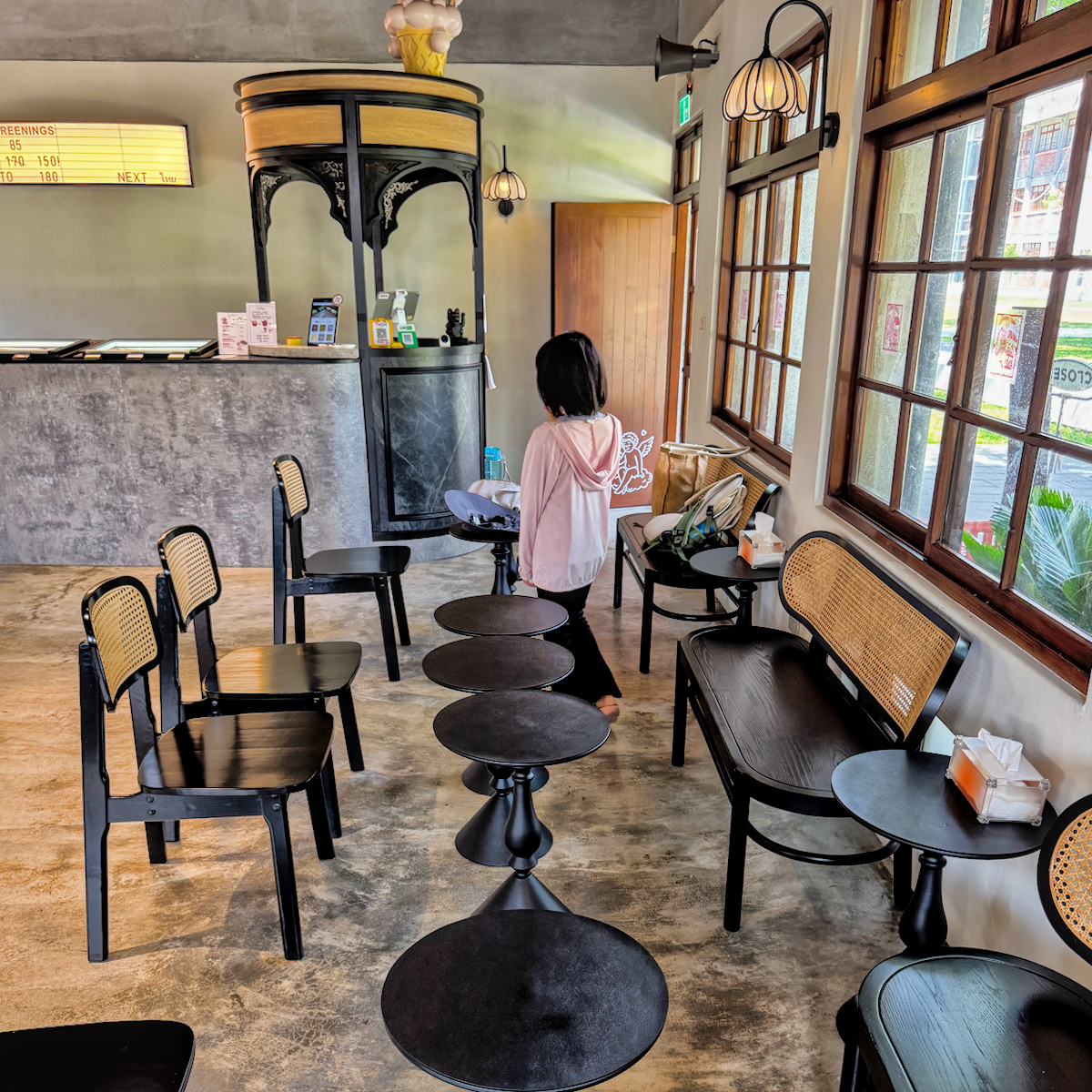 Eriel愛莉兒｜前鎮的義式膠原冰淇淋咖啡館，布里歐冰淇淋夾心必點！高雄美食推薦