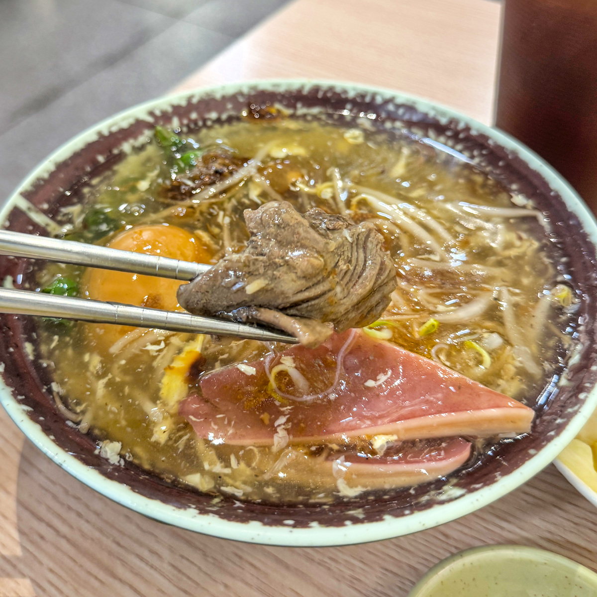 楠梓組羊肉焿。魷魚焿｜楠梓在地人氣老店！羊肉焿、魷魚焿、赤肉焿任你選，高雄美食推薦