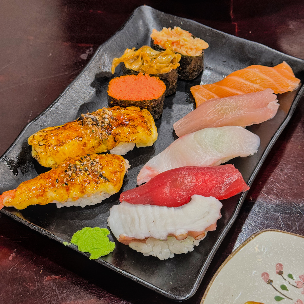 將太壽司 高雄三民區日式料理餐點照片9，展示高雄壽司、握壽司、花壽司與店內環境。