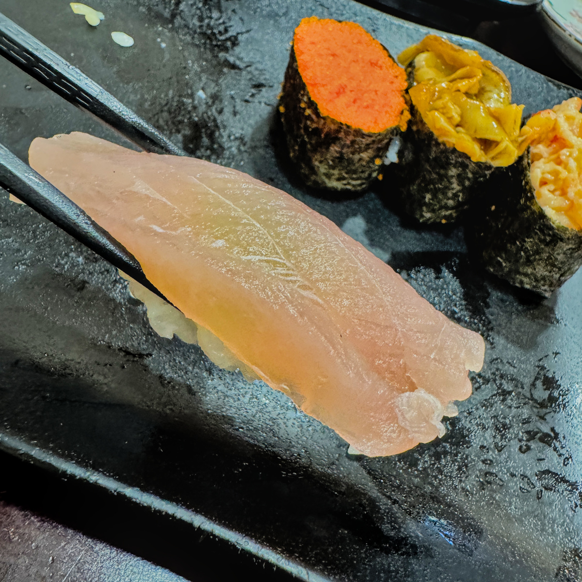 將太壽司 高雄三民區日式料理餐點照片11，展示高雄壽司、握壽司、花壽司與店內環境。