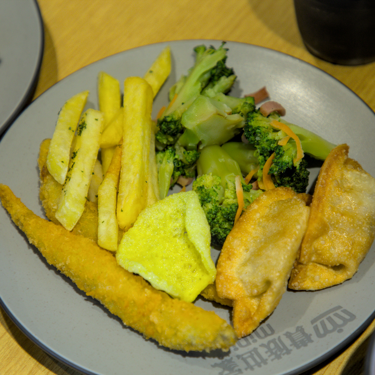 高雄美食｜貴族世家mini鳳山青年店，自助吧吃到飽超有誠意！299元起享披薩、炸物、濃湯、水果與霜淇淋