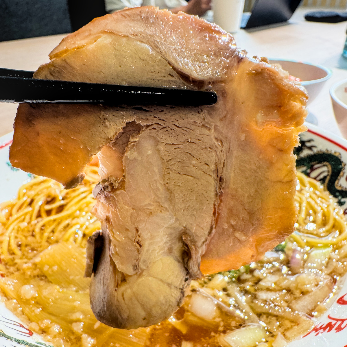 魁力屋拉麵高雄左營店｜京都北白川人氣拉麵進駐新光三越，熟成醬油拉麵199元起