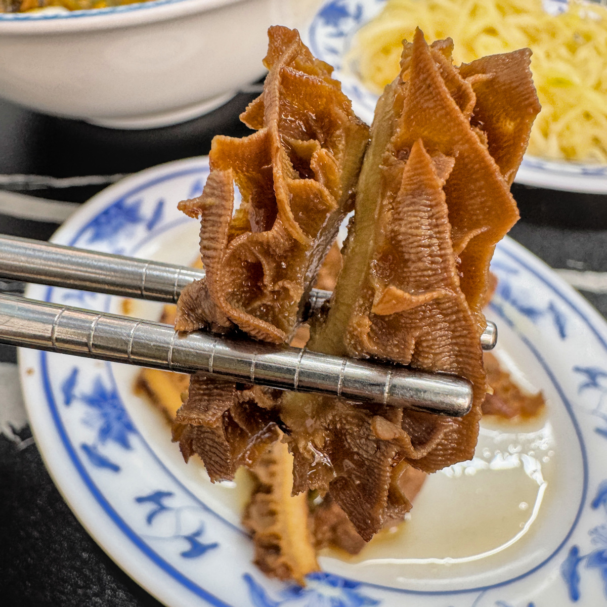 家福刀削麵｜鳳山40年手工刀削麵老店，第二代接棒傳承！必吃椒麻皮蛋肉醬刀削麵，高雄鳳山美食推薦