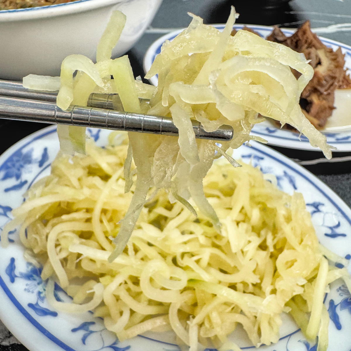 家福刀削麵｜鳳山40年手工刀削麵老店，第二代接棒傳承！必吃椒麻皮蛋肉醬刀削麵，高雄鳳山美食推薦