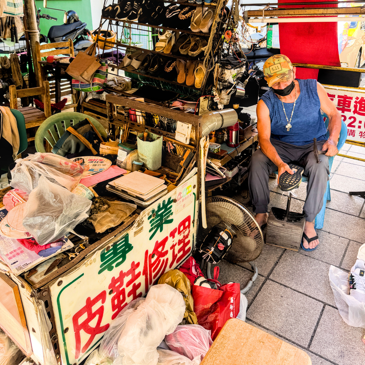 高雄南華商圈懶人包|女人街藏著四修老師傅!南華365 Cosplay踩街、美食老店一次逛 - 第21張圖 高雄南華商圈懶人包|女人街藏著四修老師傅!南華365 Cosplay踩街、美食老店一次逛