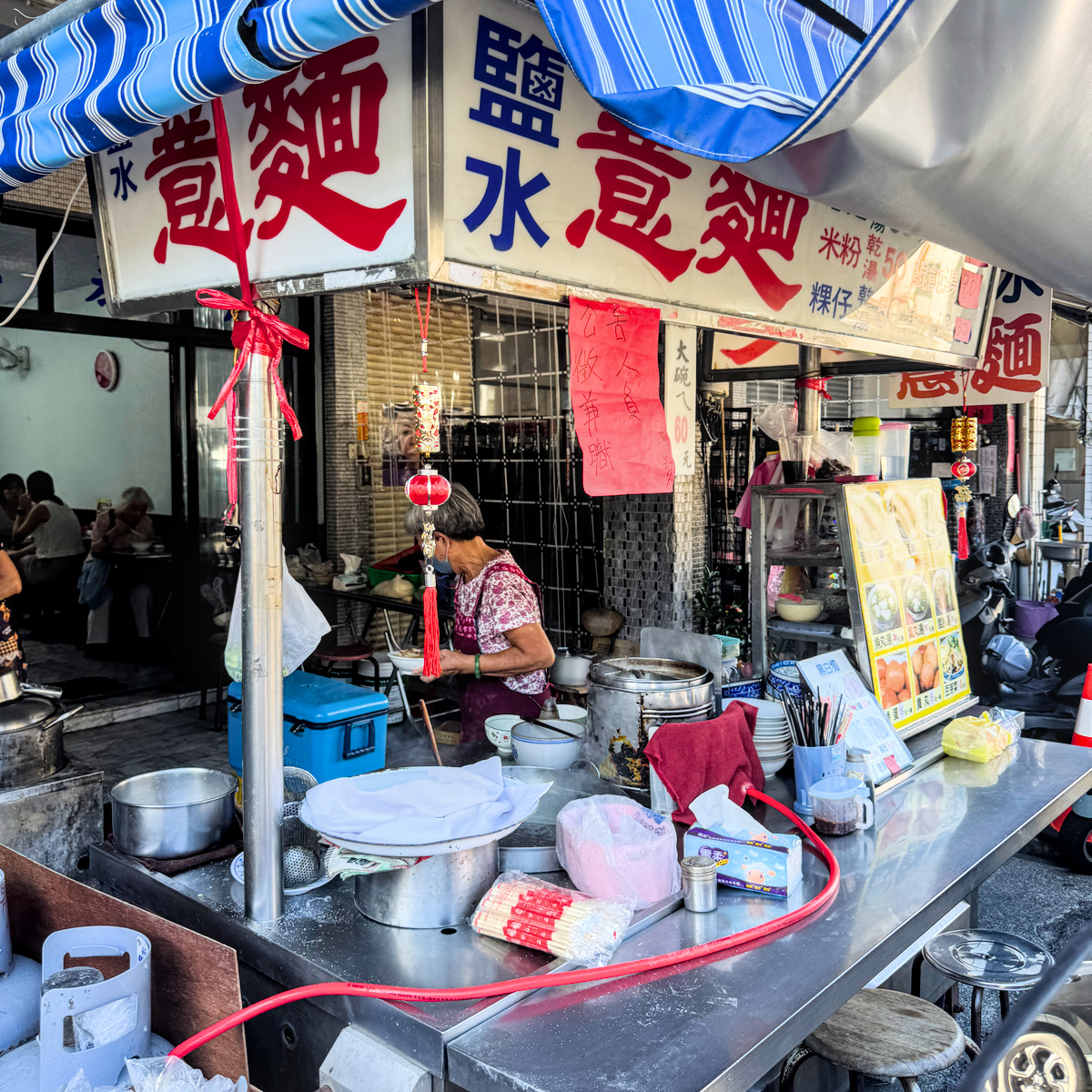 高雄南華商圈懶人包｜女人街藏著四修老師傅！南華365 Cosplay踩街、美食老店一次逛