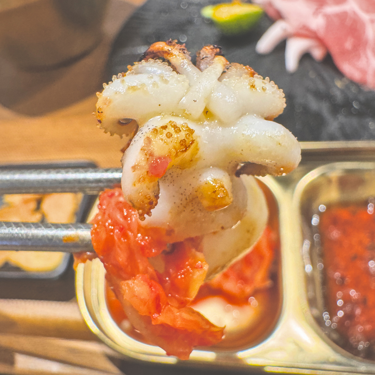 鮮小花枝六隻，新鮮海味烤後Q彈鮮甜，適合搭配柚鹽享用