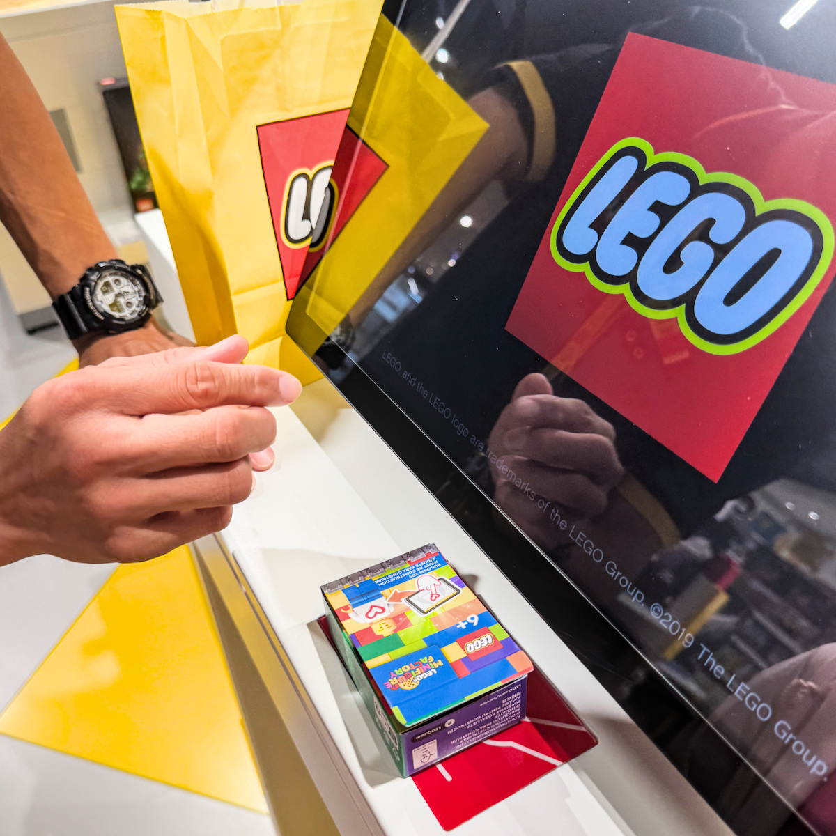 高雄樂高DIY｜義享天地LEGO授權專賣店，449元打造專屬樂高人偶