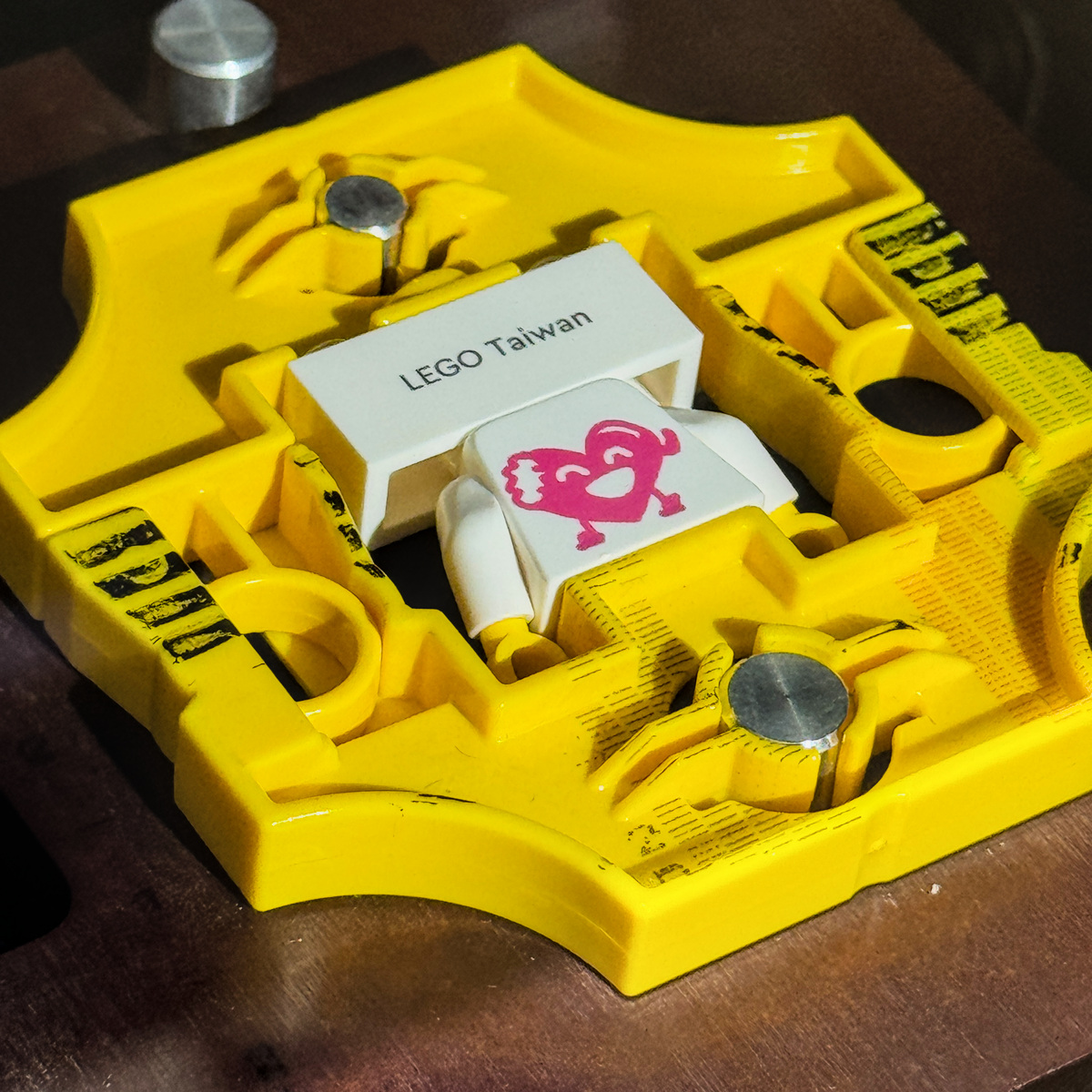 高雄樂高DIY｜義享天地LEGO授權專賣店，449元打造專屬樂高人偶