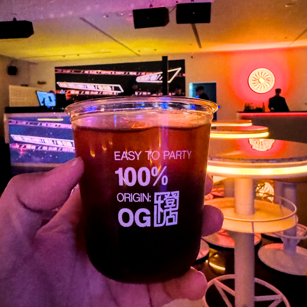 高雄酒吧推薦|橙店 OG CLUB 夜晚限定!創意調酒、特色餐酒、3公升「要你命三千」挑戰你的酒量 - 第6張圖 高雄酒吧推薦|橙店 OG CLUB 夜晚限定!創意調酒、特色餐酒、3公升「要你命三千」挑戰你的酒量