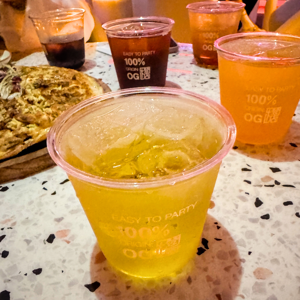 高雄酒吧推薦|橙店 OG CLUB 夜晚限定!創意調酒、特色餐酒、3公升「要你命三千」挑戰你的酒量 - 第8張圖 高雄酒吧推薦|橙店 OG CLUB 夜晚限定!創意調酒、特色餐酒、3公升「要你命三千」挑戰你的酒量