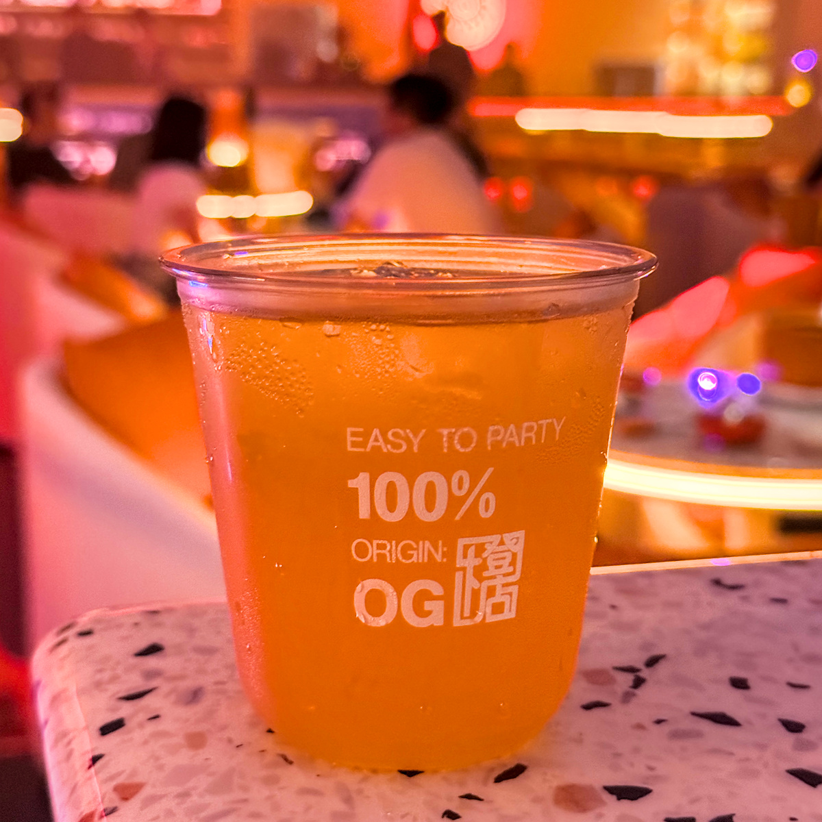 高雄酒吧推薦|橙店 OG CLUB 夜晚限定!創意調酒、特色餐酒、3公升「要你命三千」挑戰你的酒量 - 第7張圖 高雄酒吧推薦|橙店 OG CLUB 夜晚限定!創意調酒、特色餐酒、3公升「要你命三千」挑戰你的酒量