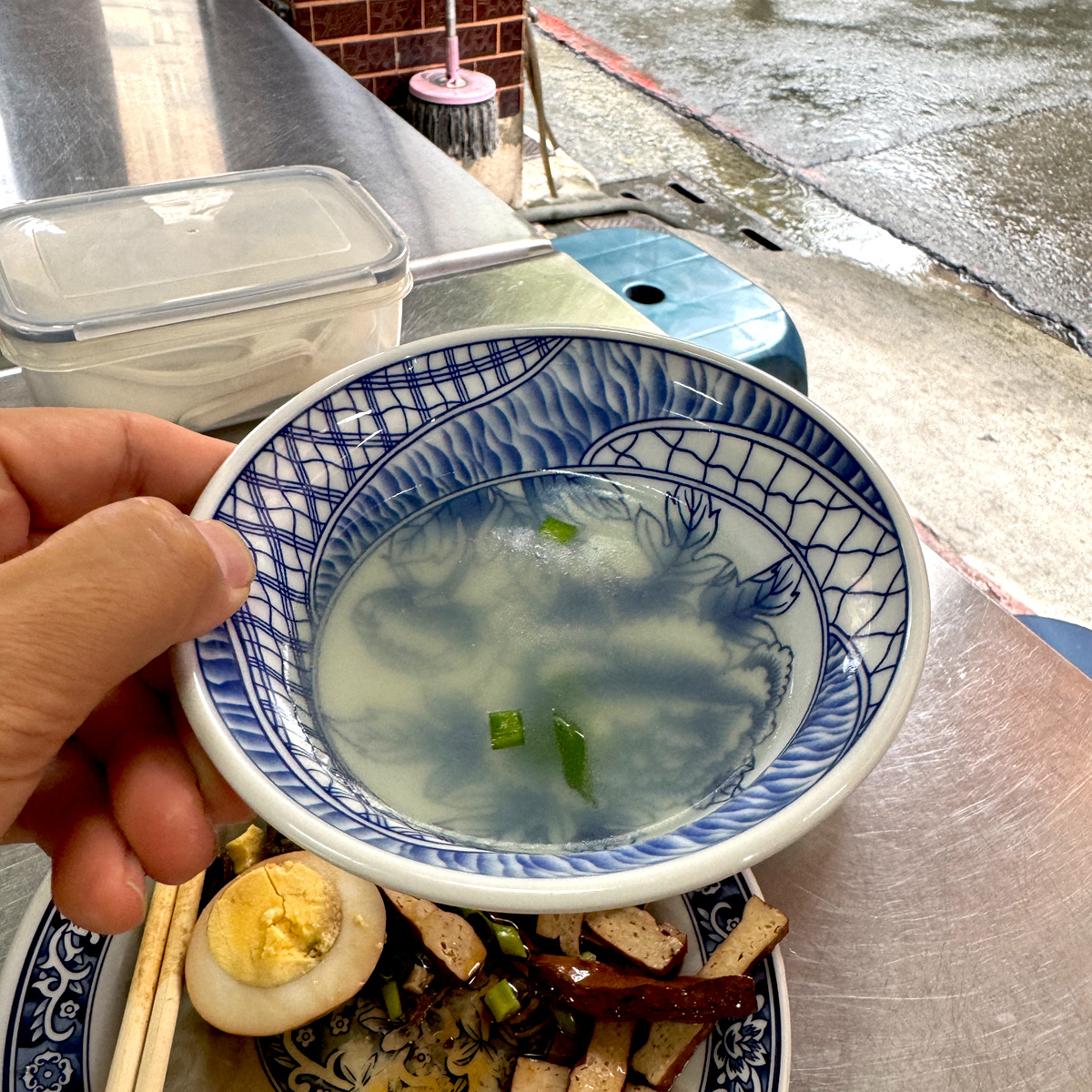 手工自製外省麵｜三民區巷弄飄香數十年，沒有店名也照樣客滿！高雄午餐推薦必吃外省麵
