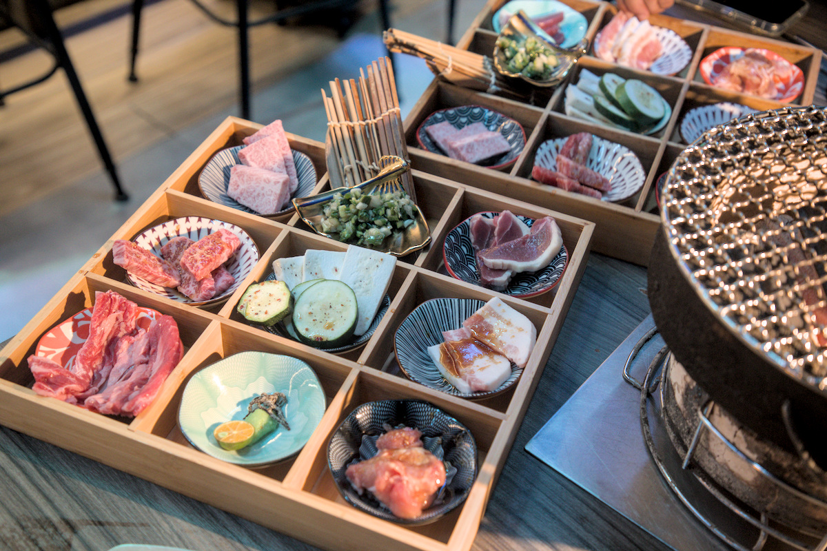 井碳吉炭火燒肉餐廳|台東美食推薦!九宮格燒肉套餐、炭火直烤、台東聚餐宵夜首選 - 第7張圖 井碳吉炭火燒肉餐廳|台東美食推薦!九宮格燒肉套餐、炭火直烤、台東聚餐宵夜首選