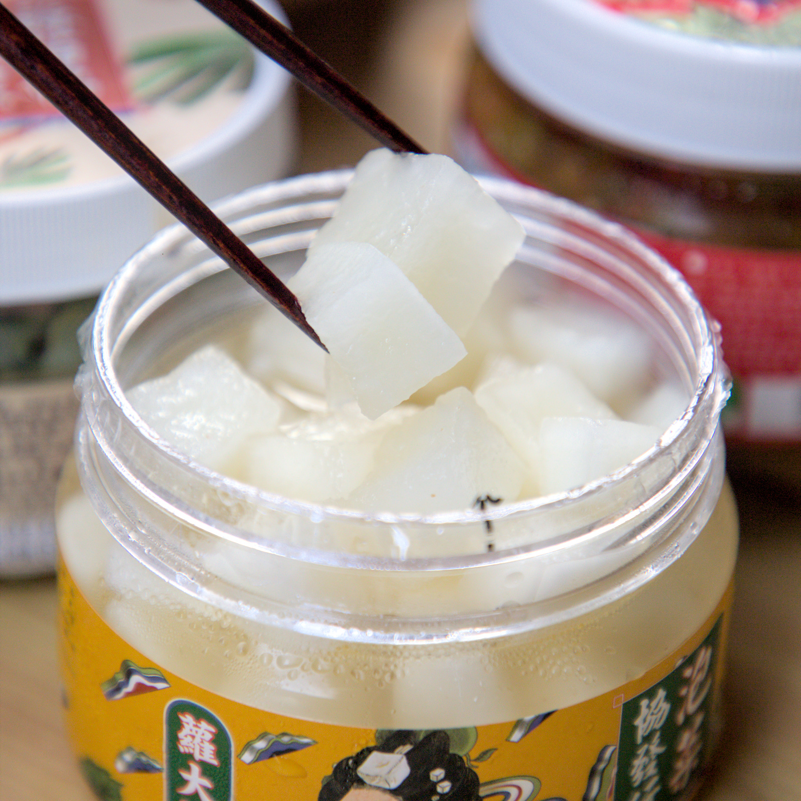 協發行泡菜推薦｜一次開箱5款人氣商品，黃金泡菜、催淚皮蛋辣椒、開燻蒜苗鴨必吃！